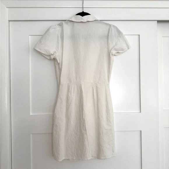 Lisa Says Gah White Mini Dress with Floral Embroidery - Picture 2 of 6